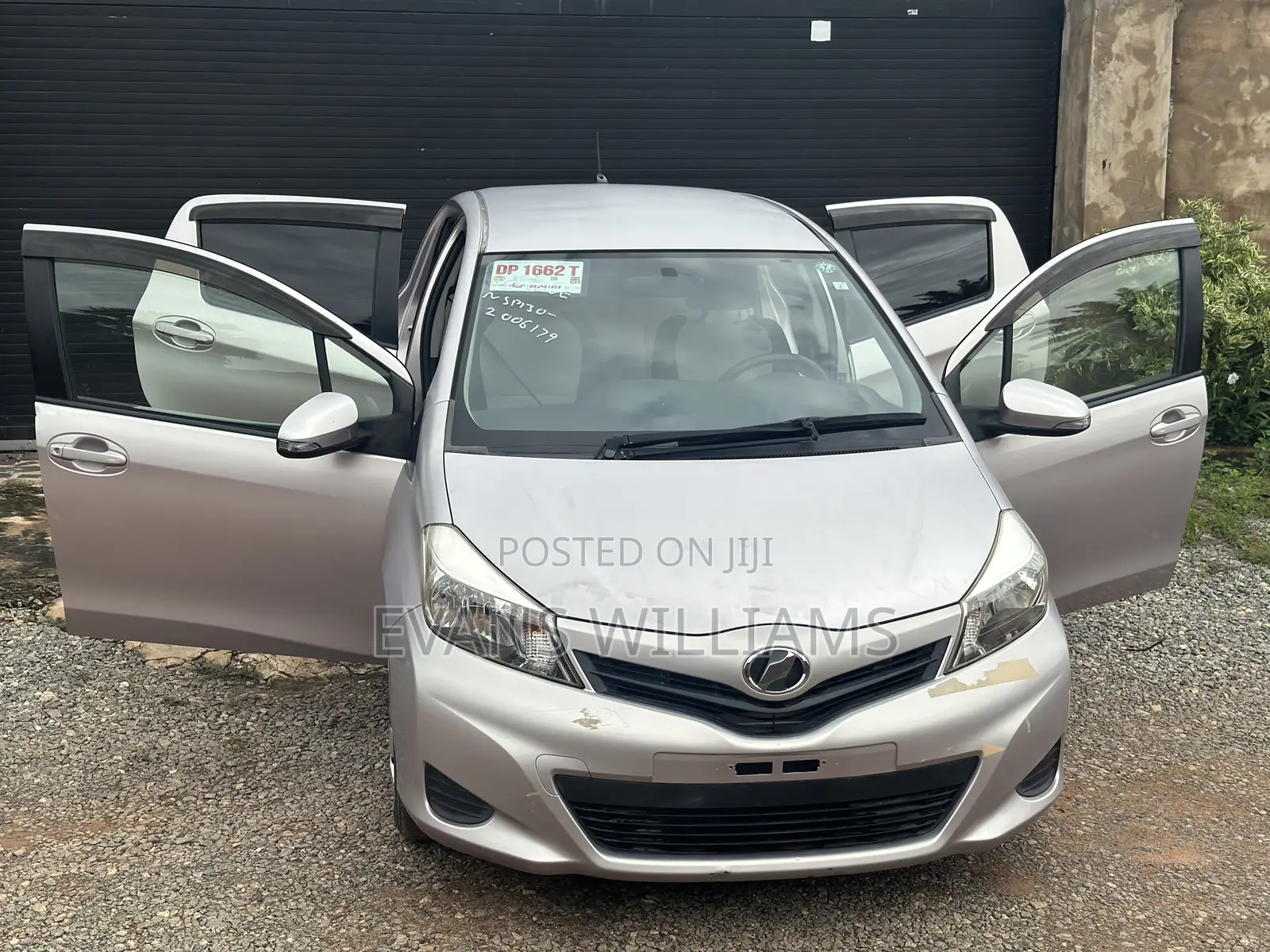 Toyota Vitz 1.3 FWD 3dr 2011