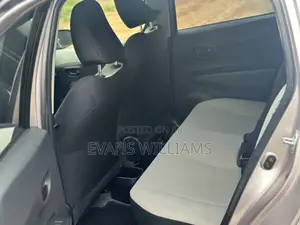Toyota Vitz 1.3 FWD 3dr 2011
