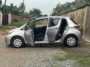 Toyota Vitz 1.3 FWD 3dr 2011
