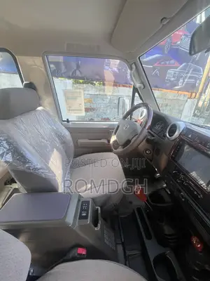 Toyota Land Cruiser 4.0 V6 GXR 2021 Silver