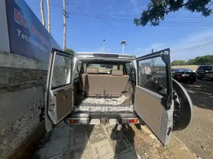 Toyota Land Cruiser 4.0 V6 GXR 2021 Silver