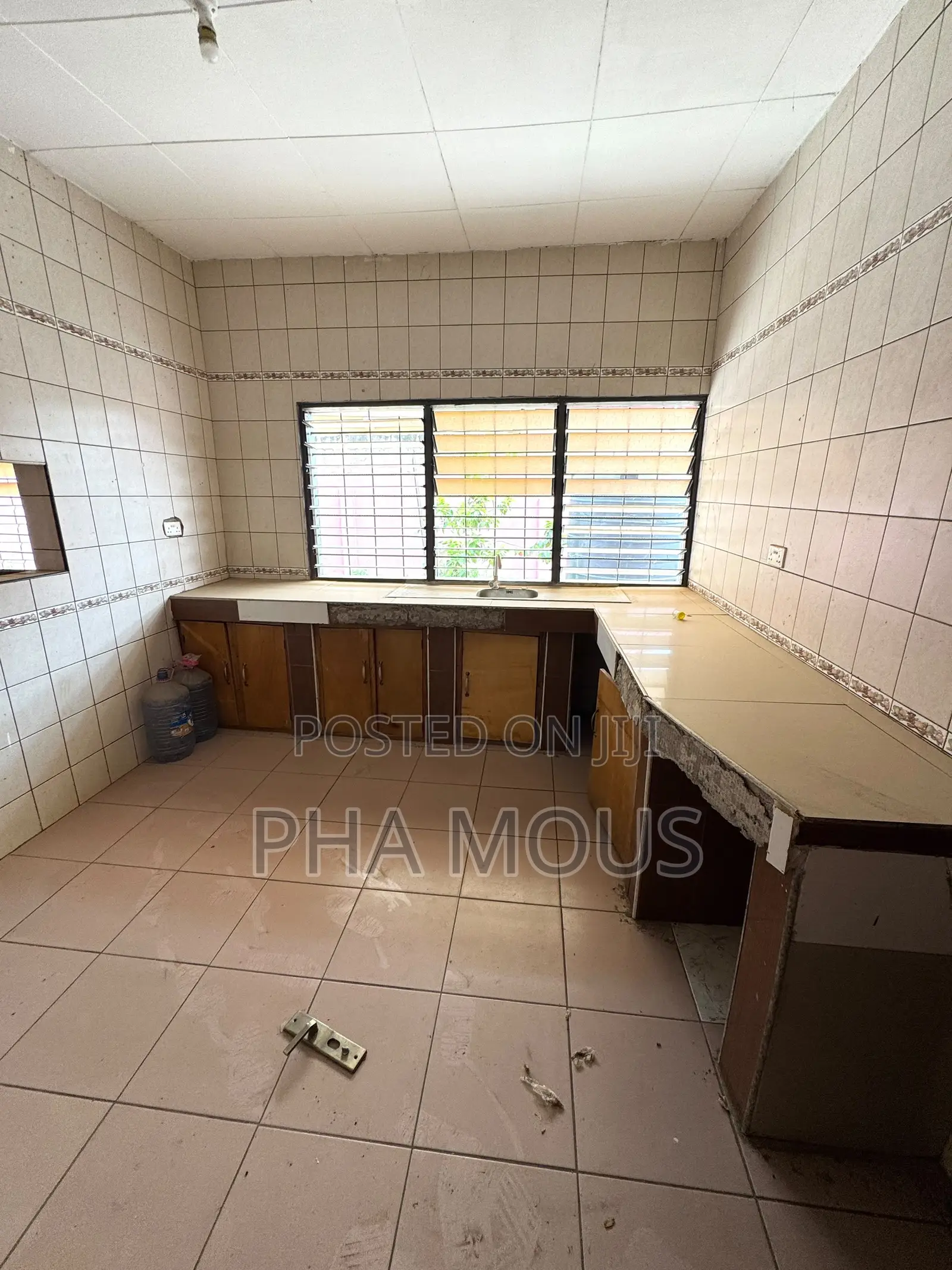 5bdrm House in Lapaz for rent