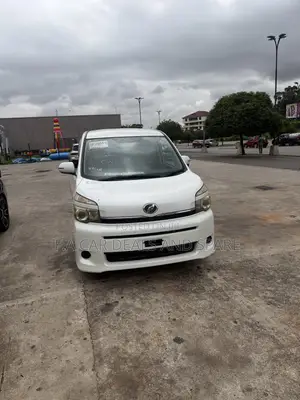 Toyota Voxy 2012 White