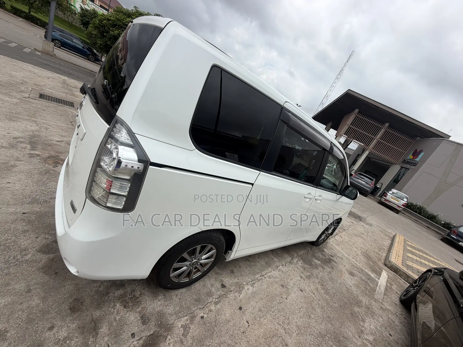 Toyota Voxy 2012 White