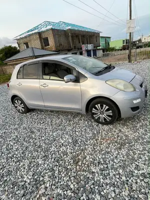 Toyota Vitz 2010 Gray