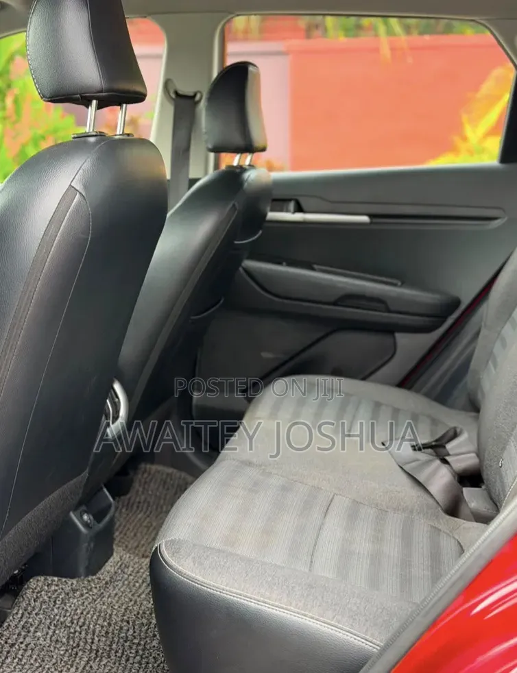 Kia Sonet 2024 Red