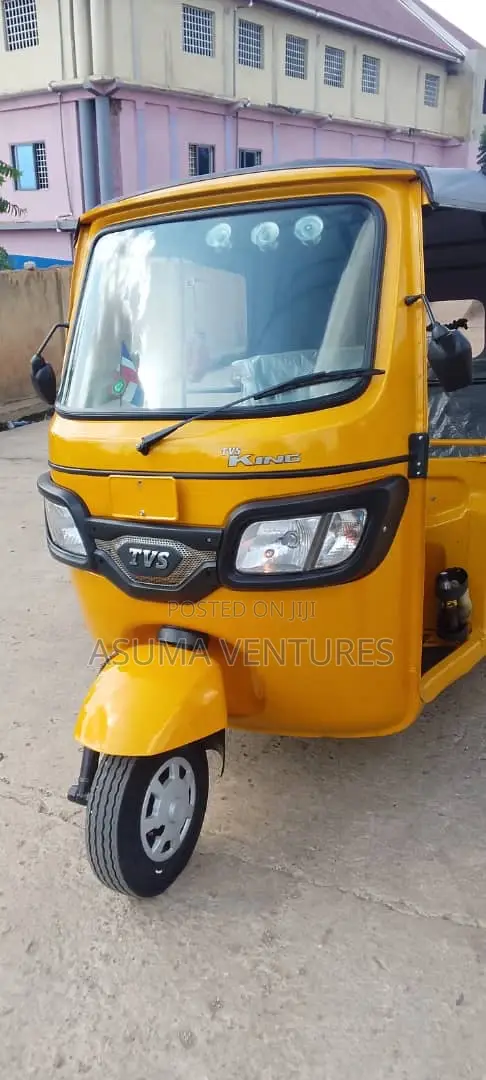 TVS HLX 125 2025 Yellow
