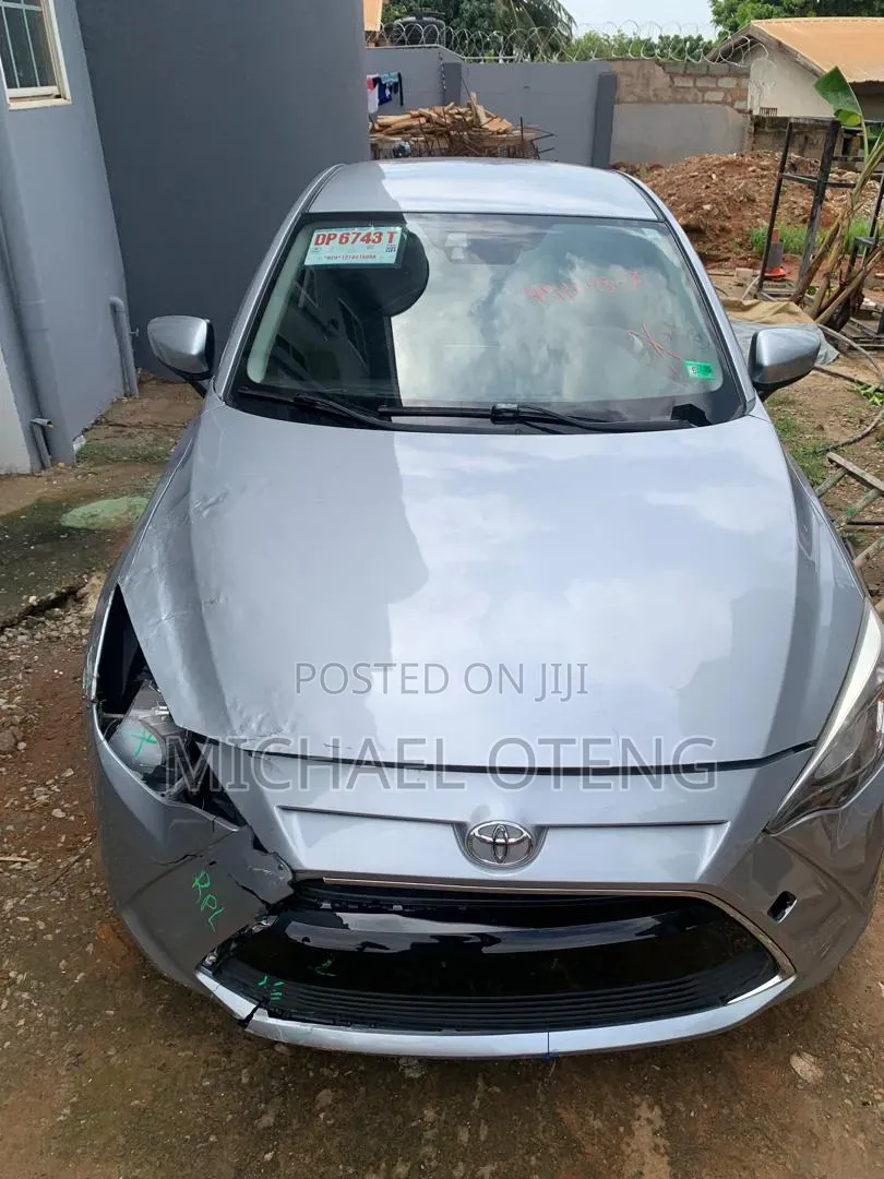 Toyota Yaris iA 1.5 FWD 2016 Silver