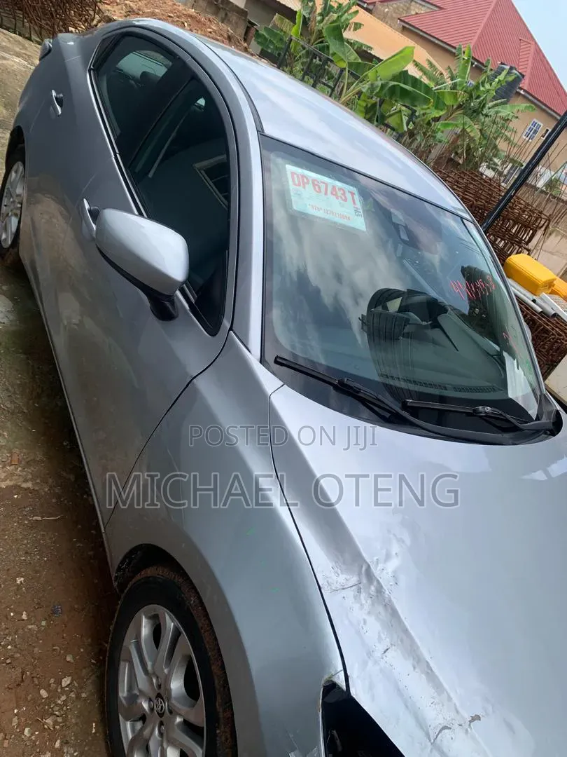 Toyota Yaris iA 1.5 FWD 2016 Silver