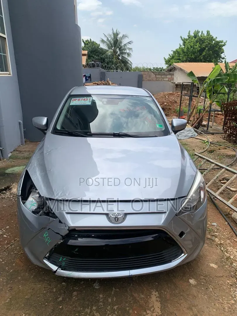 Toyota Yaris iA 1.5 FWD 2016 Silver