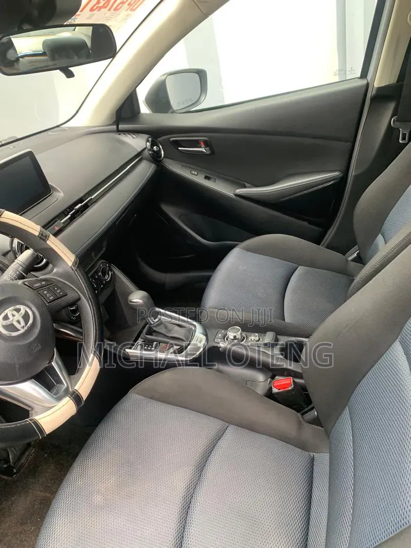 Toyota Yaris iA 1.5 FWD 2016 Silver