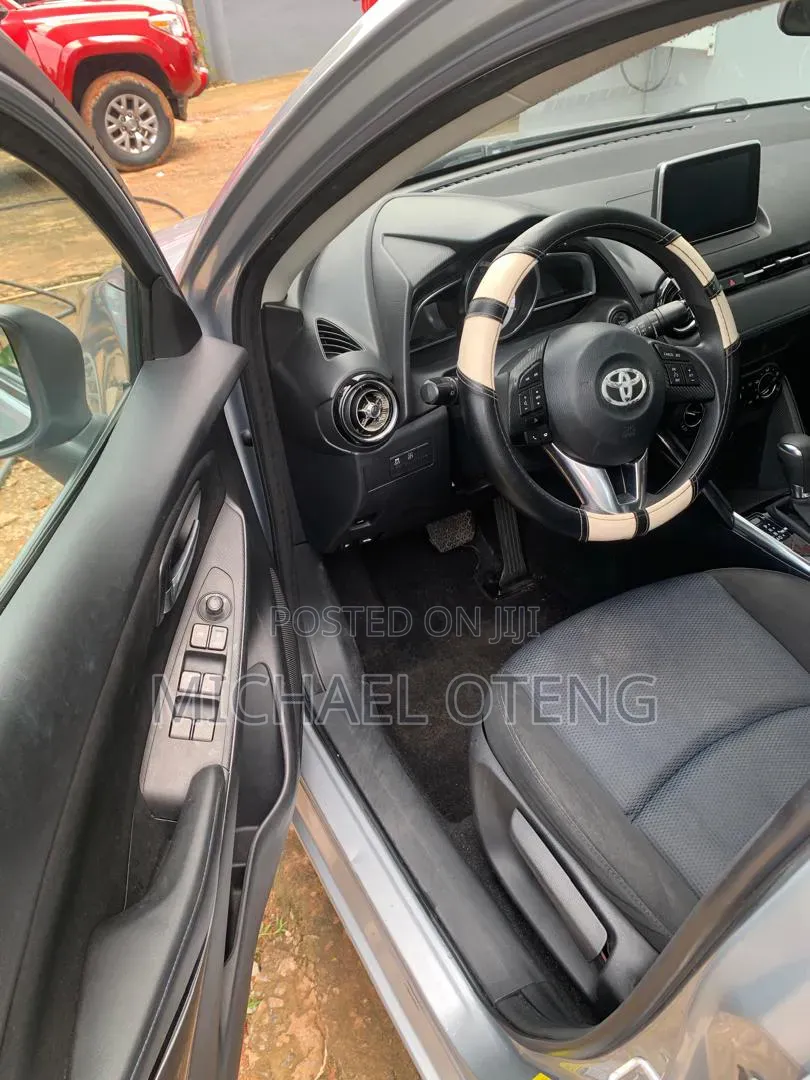 Toyota Yaris iA 1.5 FWD 2016 Silver