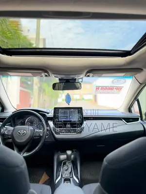 Toyota Corolla LE 2022 Silver