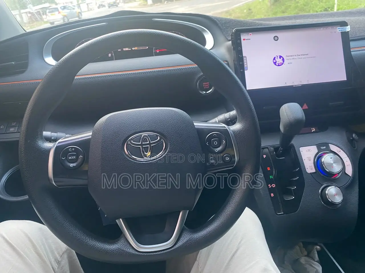 Toyota Sienta 2024