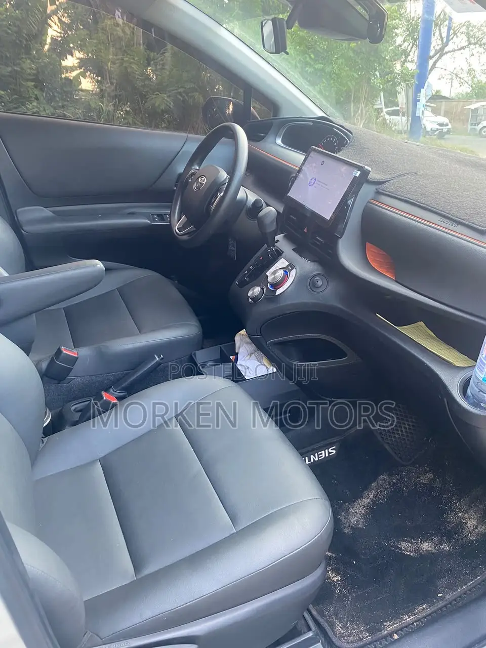Toyota Sienta 2024