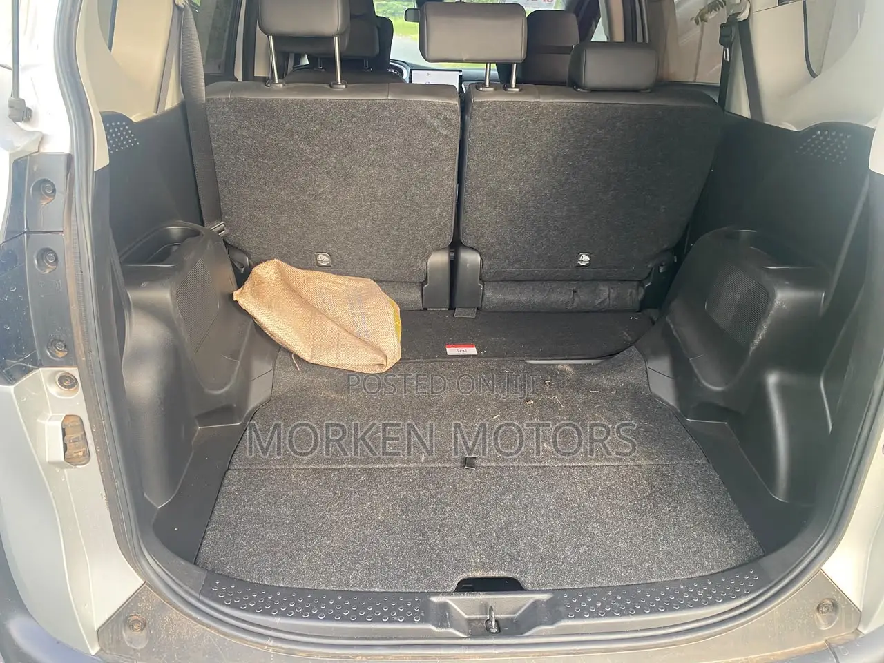 Toyota Sienta 2024