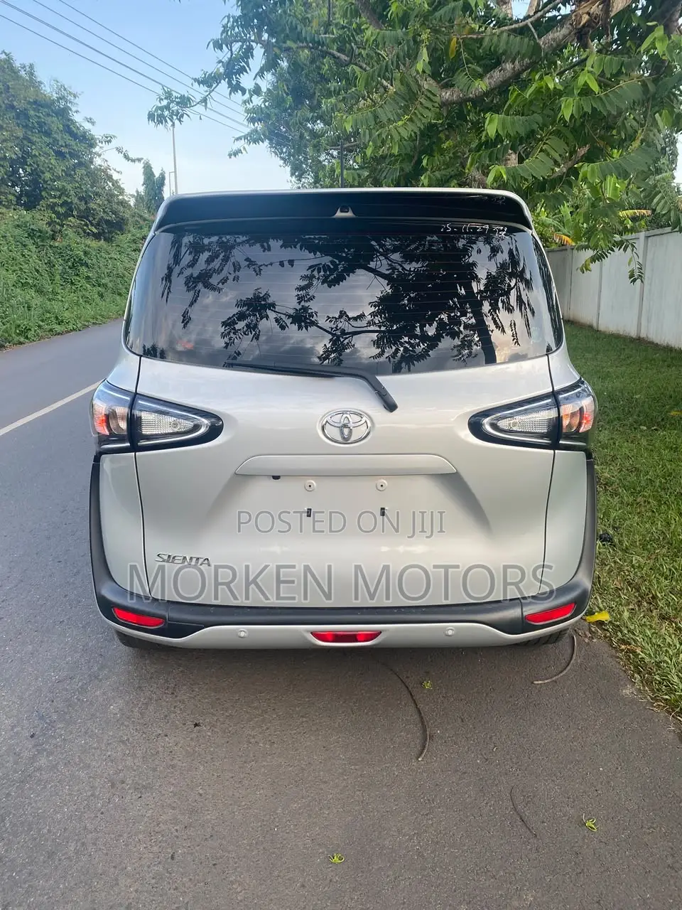 Toyota Sienta 2024