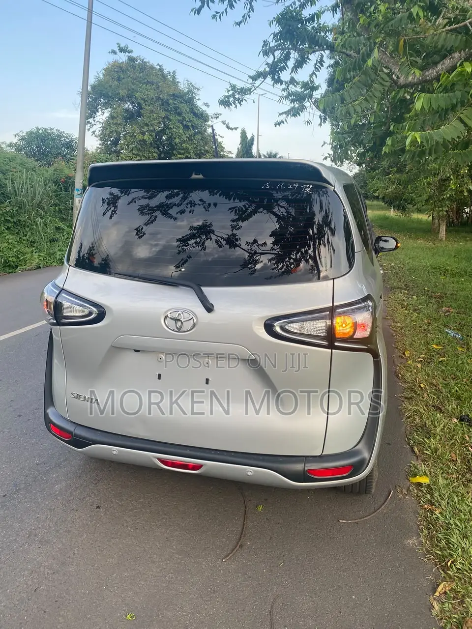Toyota Sienta 2024