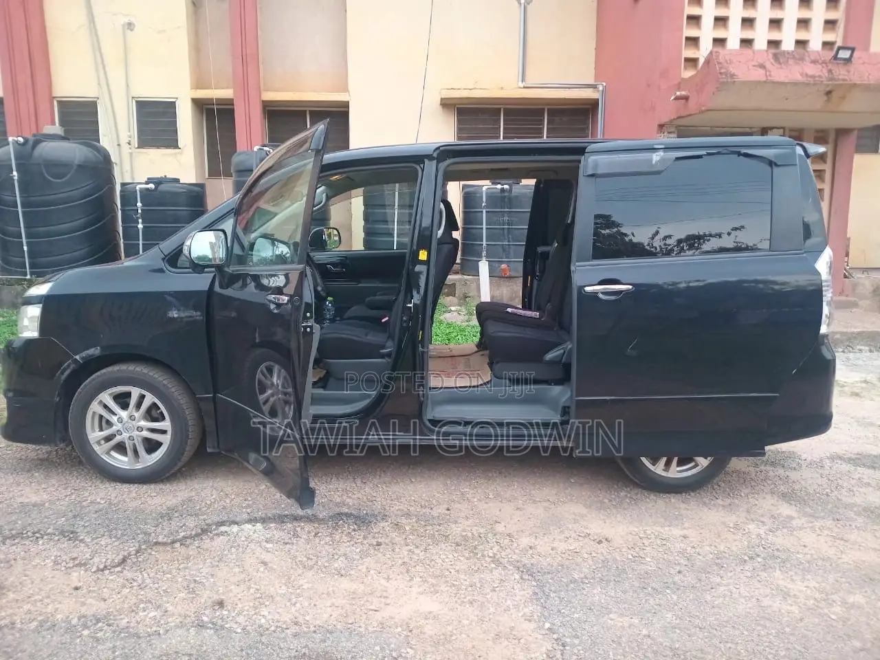 Toyota Voxy 2010 Black