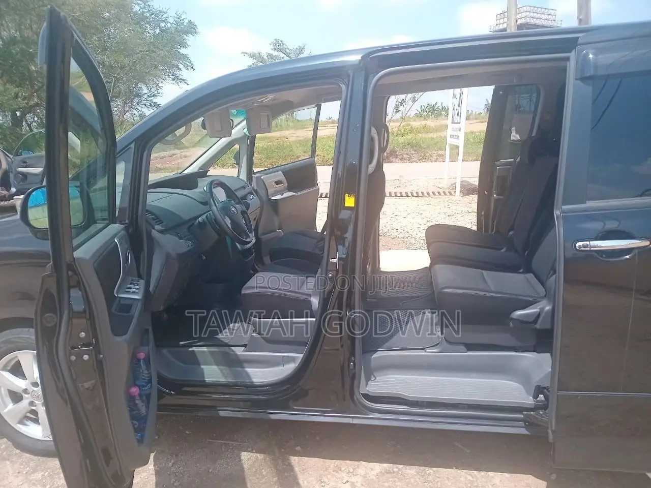 Toyota Voxy 2010 Black