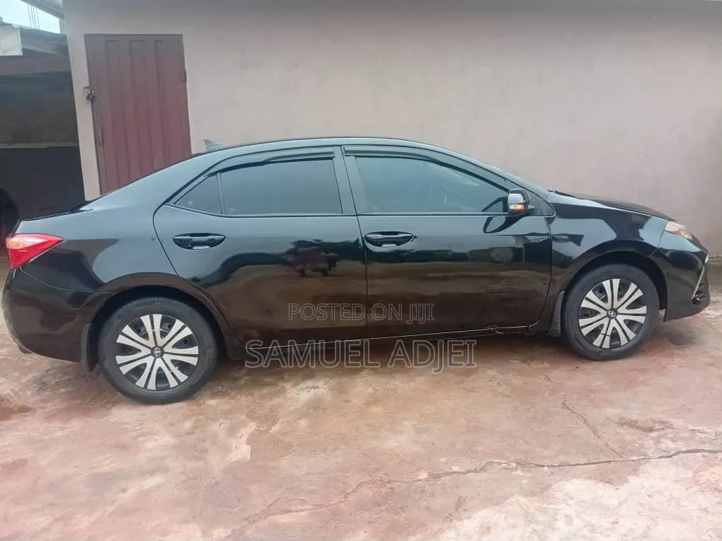 Toyota Corolla 2019 Black