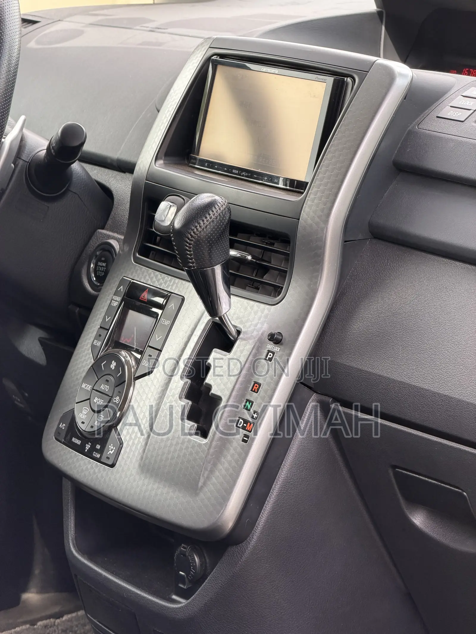 Toyota Voxy 2013 Black