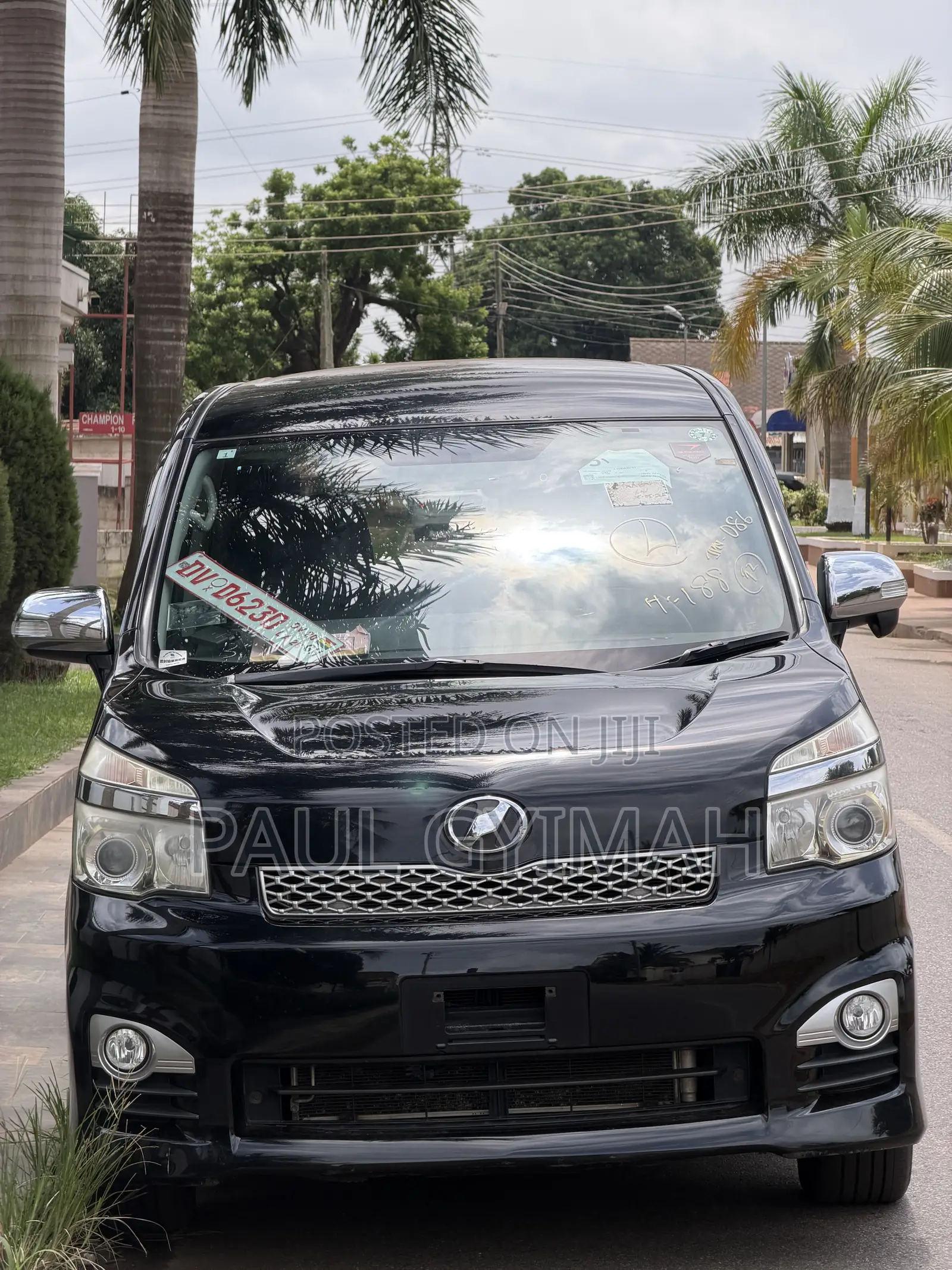 Toyota Voxy 2013 Black