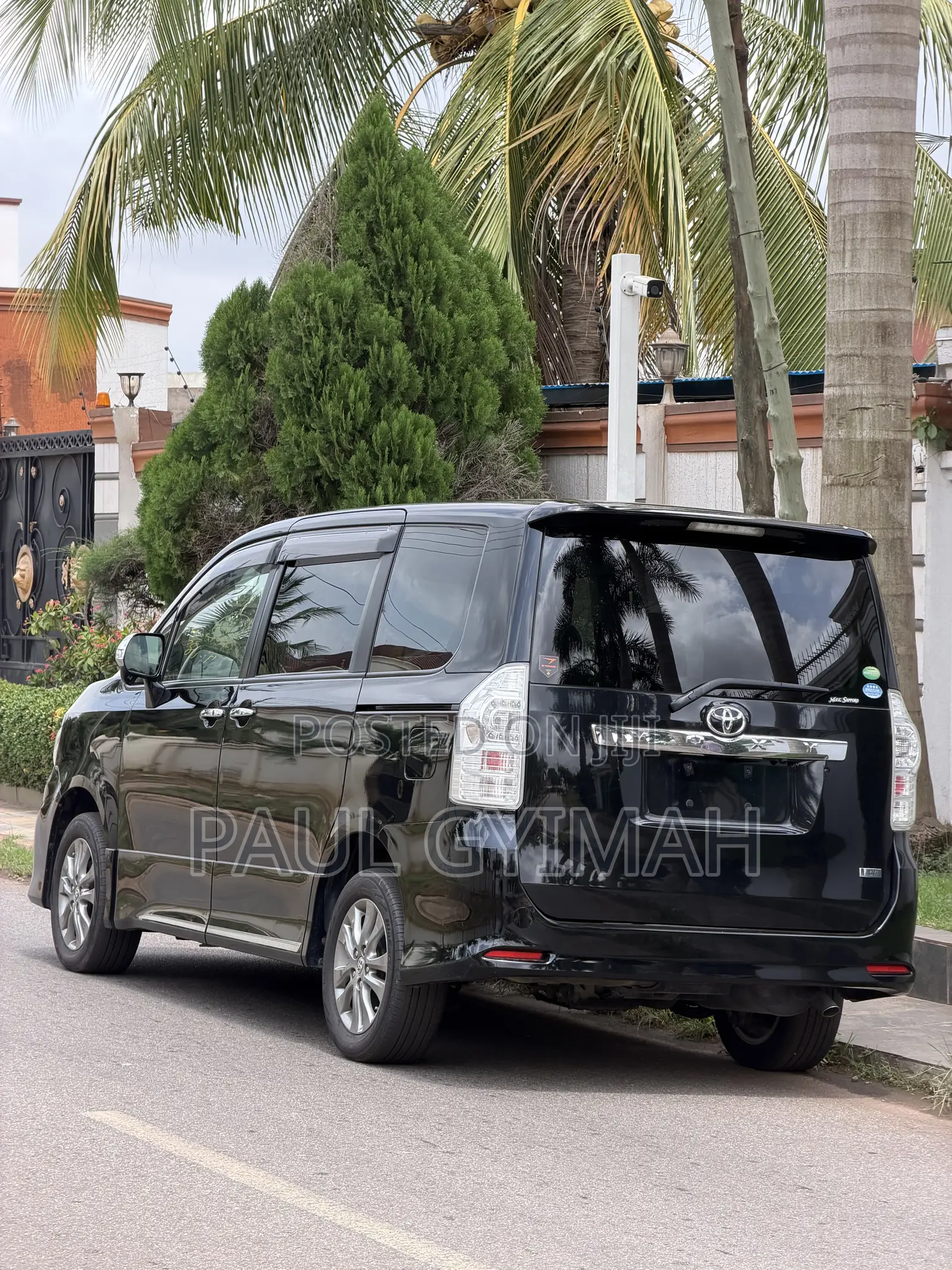 Toyota Voxy 2013 Black