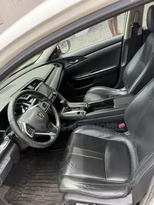 Honda Civic Sport Touring 4dr Hatchback (1.5L 4cyl) 2017 White