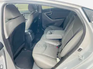 Hyundai Elantra Limited 4dr Sedan (1.8L 4cyl 6A) 2015 Silver