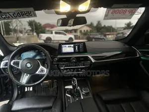BMW 530i 2020 Black