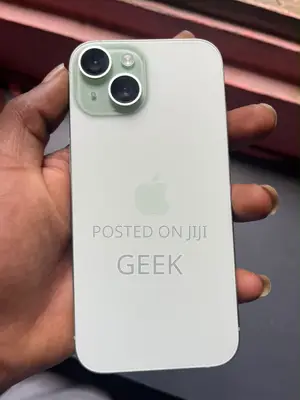 Apple iPhone 15 128 GB Green