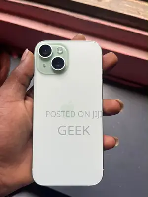 Apple iPhone 15 128 GB Green