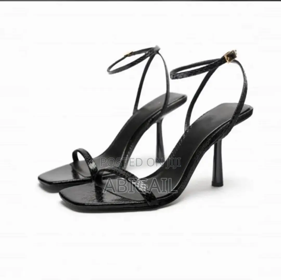 Ladies Slippers Available in Different Sizes and Colours