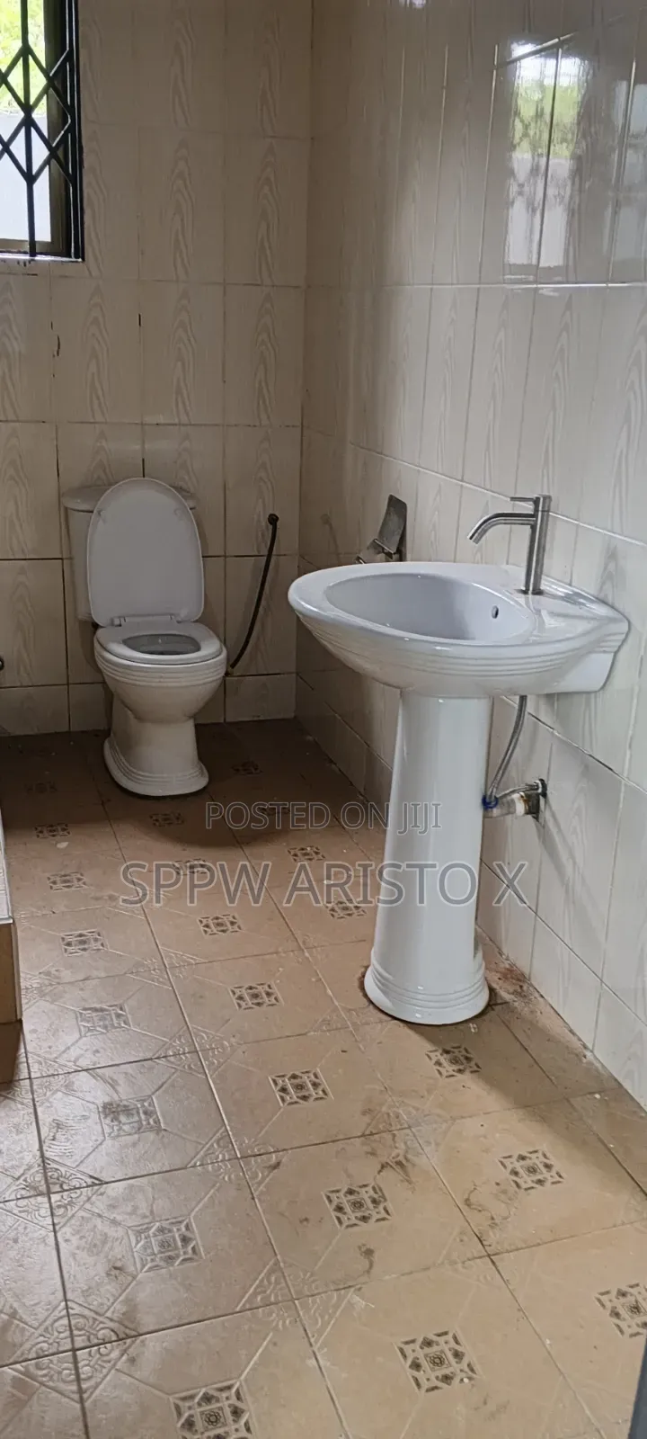 2bdrm Farm House in Tamakloe Sppw, Cemetery Area for rent