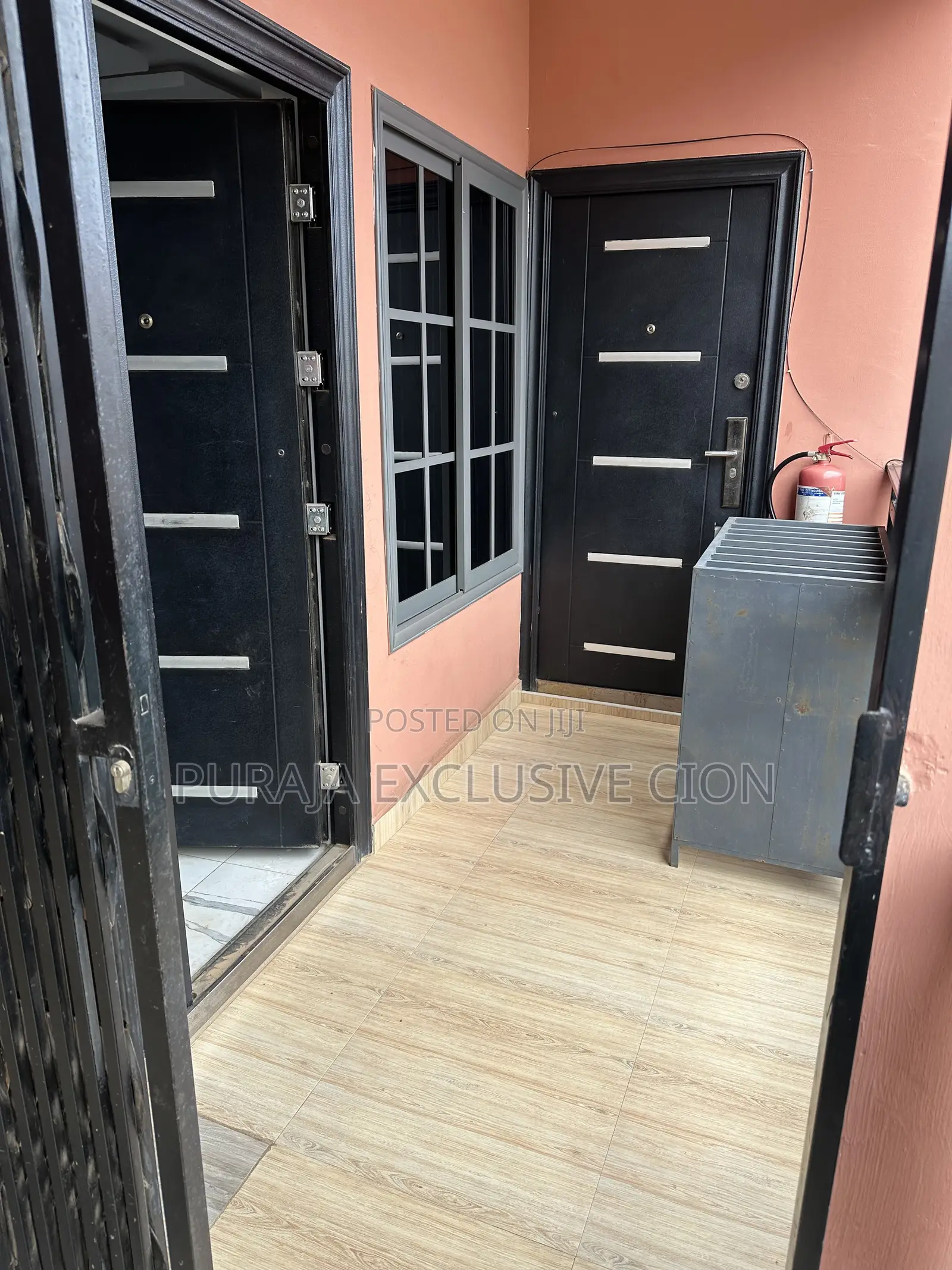 3bdrm Block of Flats in Weija, Choice, Old Barrier for rent