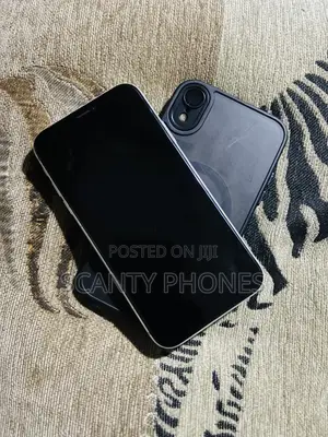 Apple iPhone XR 64 GB White
