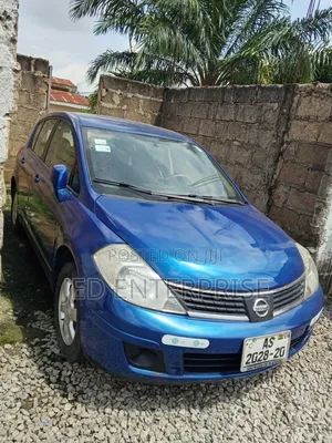 Nissan Versa 2010 Blue