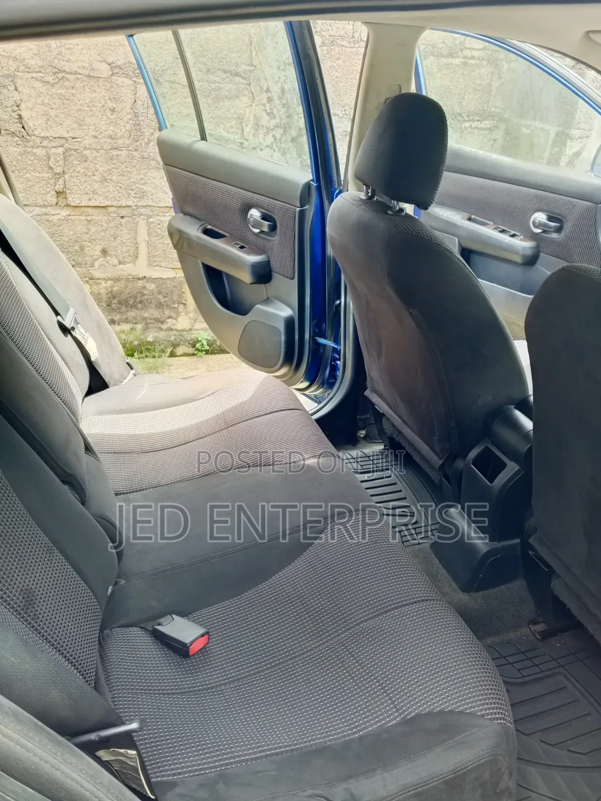 Nissan Versa 2010 Blue
