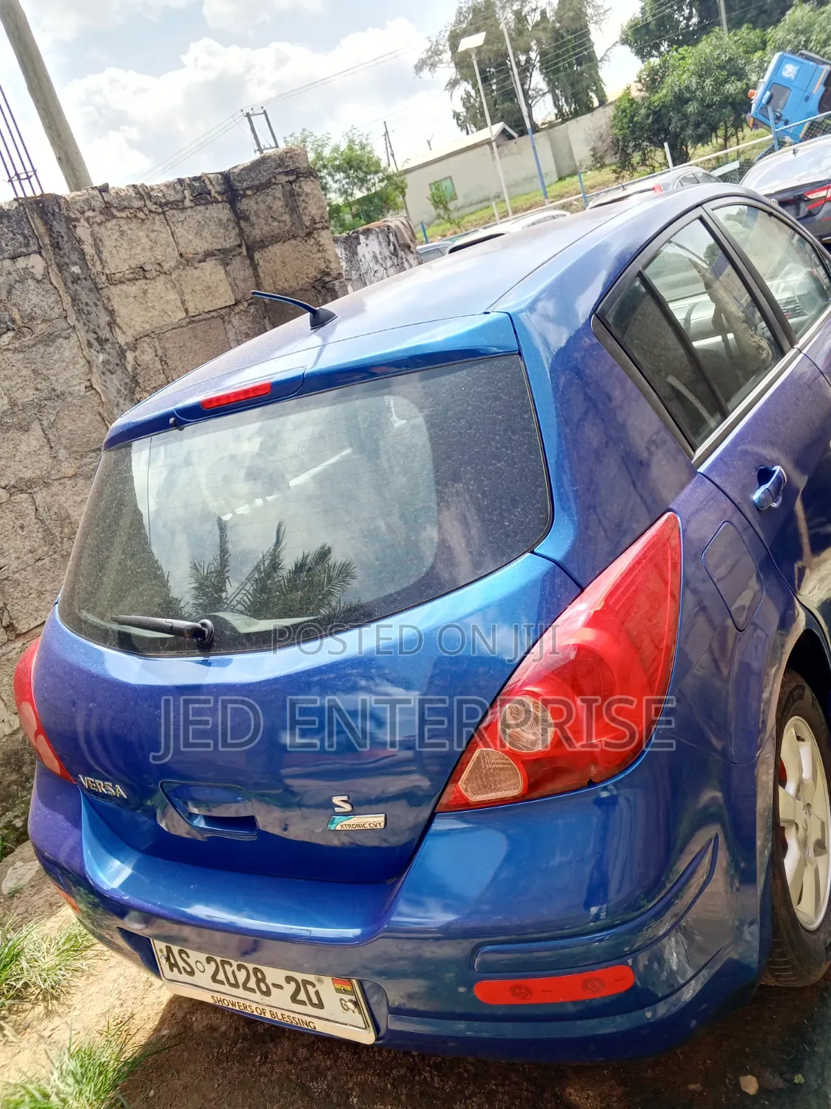 Nissan Versa 2010 Blue