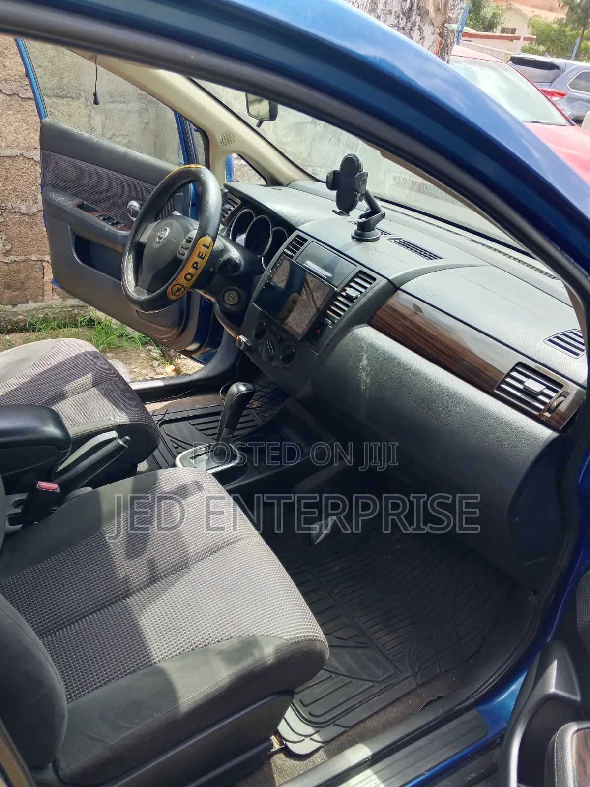 Nissan Versa 2010 Blue