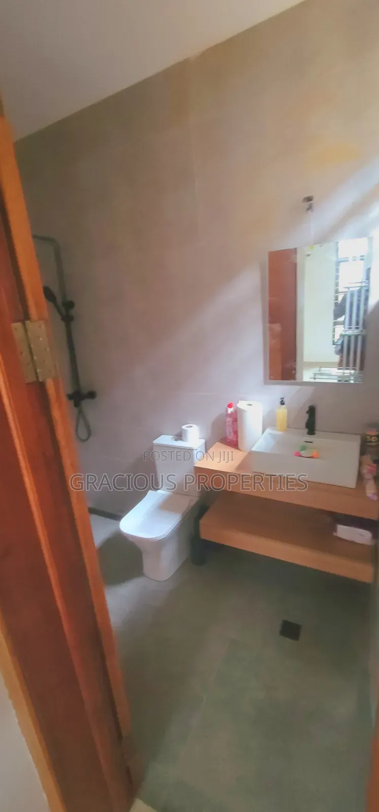 2bdrm Apartment in Gracious Properties, Mallam for rent
