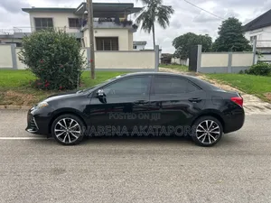 Toyota Corolla XSE (1.8L 4cyl 2A) 2019 Black