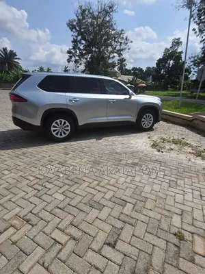 Toyota Grand Highlander XLE 2025 Silver