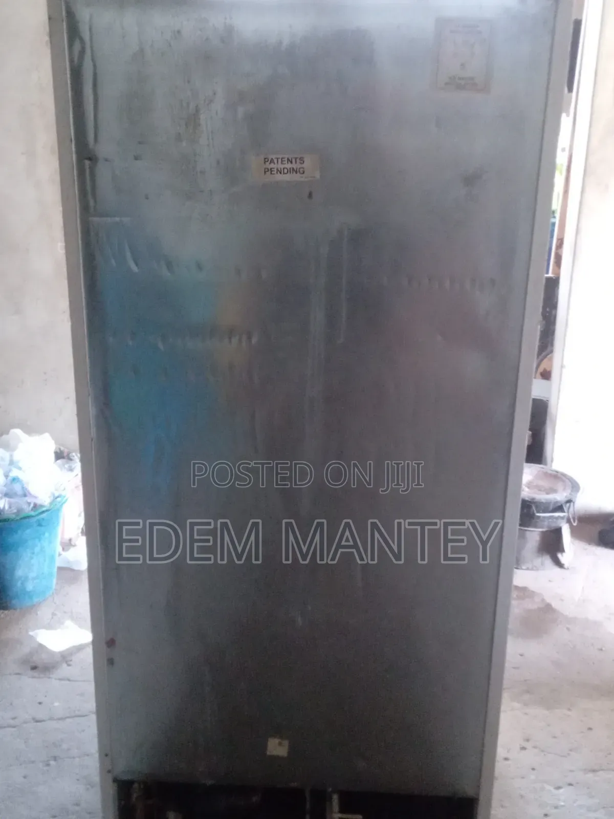 Refrigerator