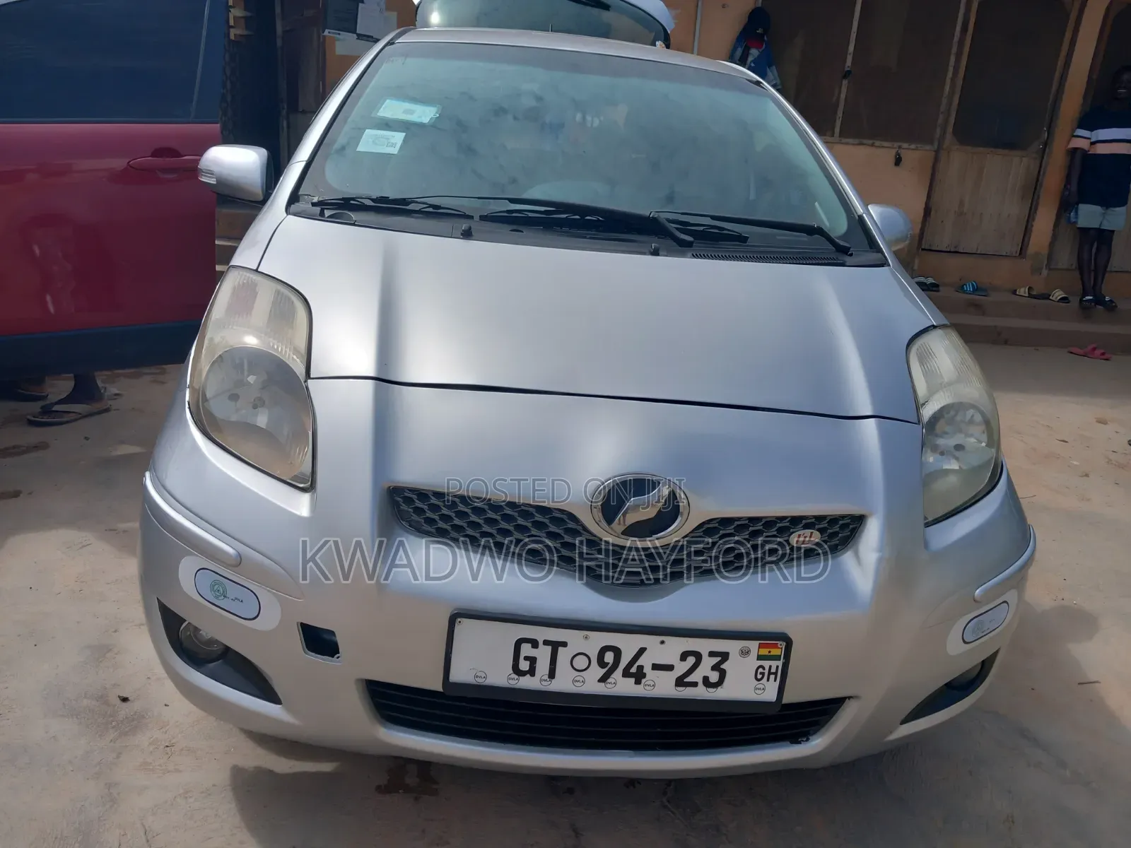 Toyota Vitz 2010 White
