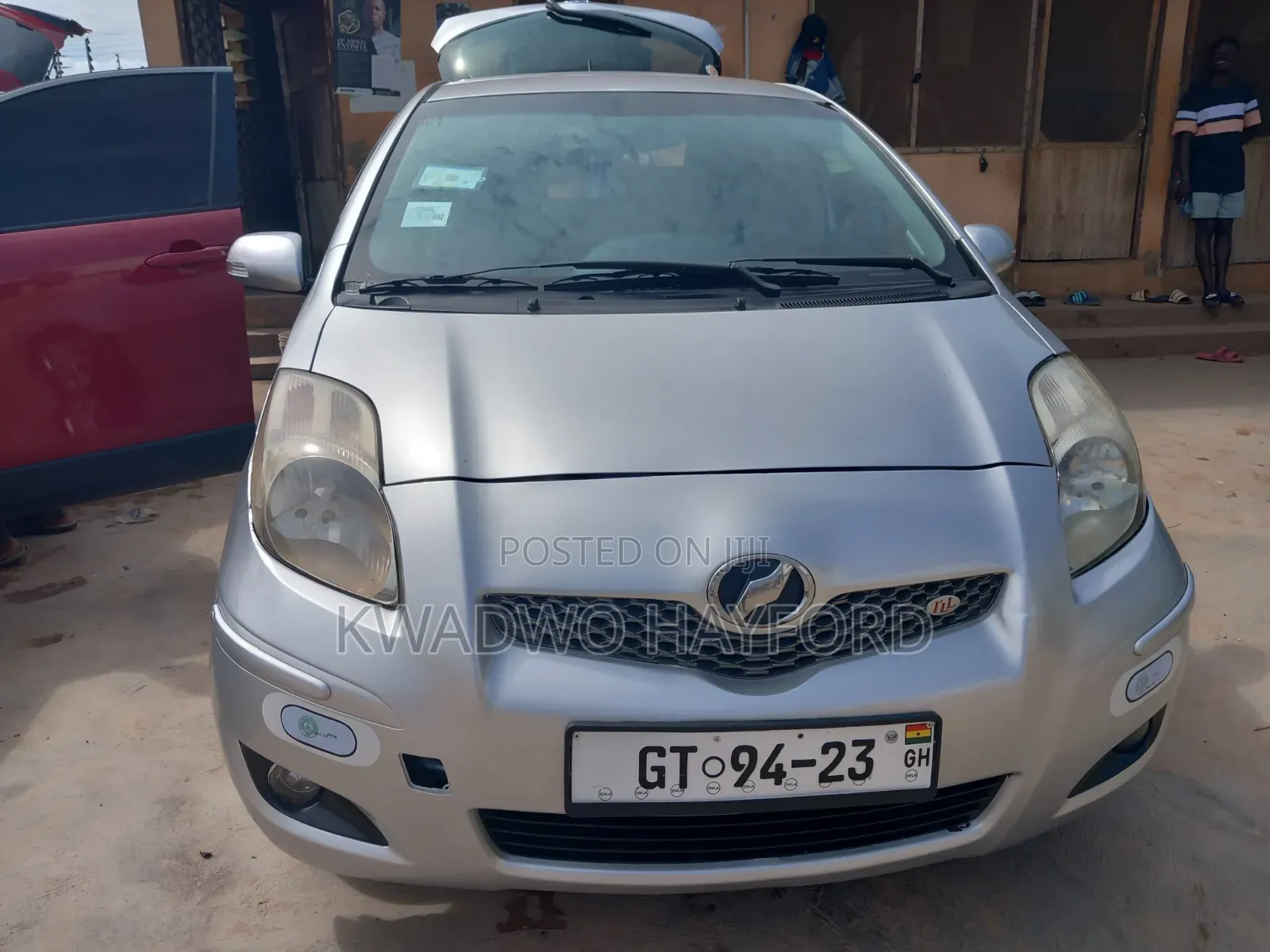 Toyota Vitz 2010 White