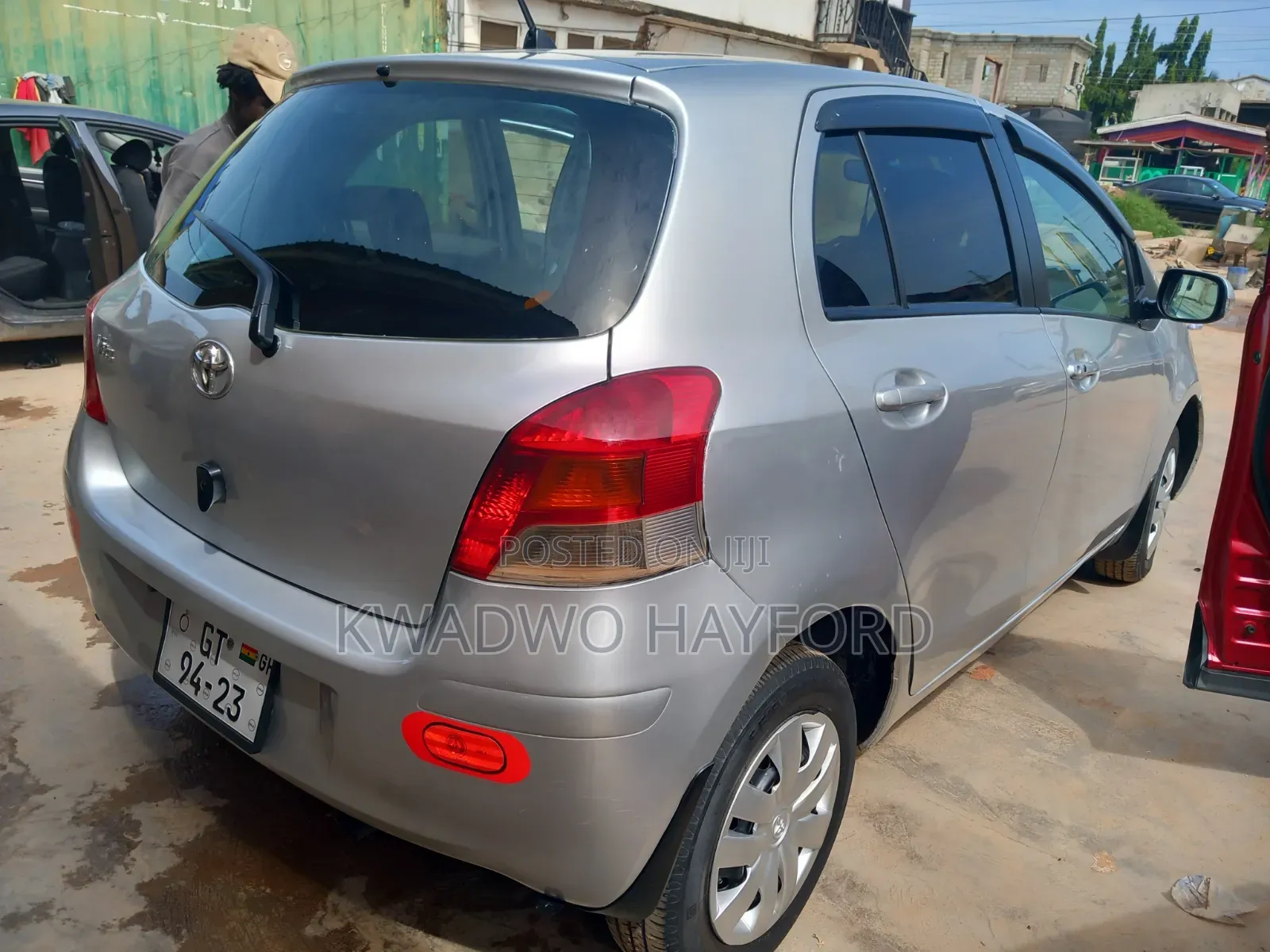 Toyota Vitz 2010 White