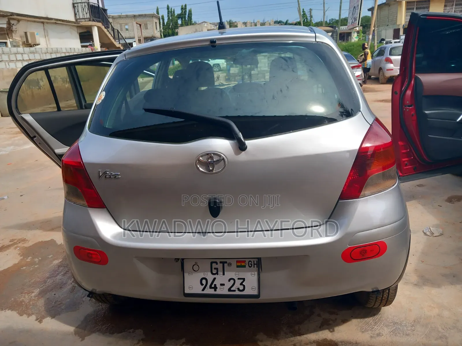 Toyota Vitz 2010 White