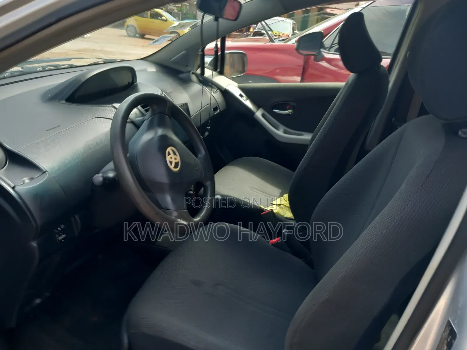 Toyota Vitz 2010 White
